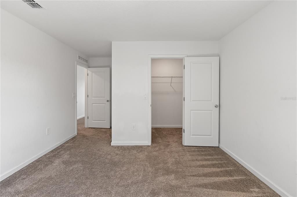 For Sale: $460,000 (5 beds, 2 baths, 2388 Square Feet)