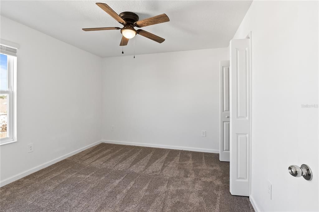 For Sale: $460,000 (5 beds, 2 baths, 2388 Square Feet)