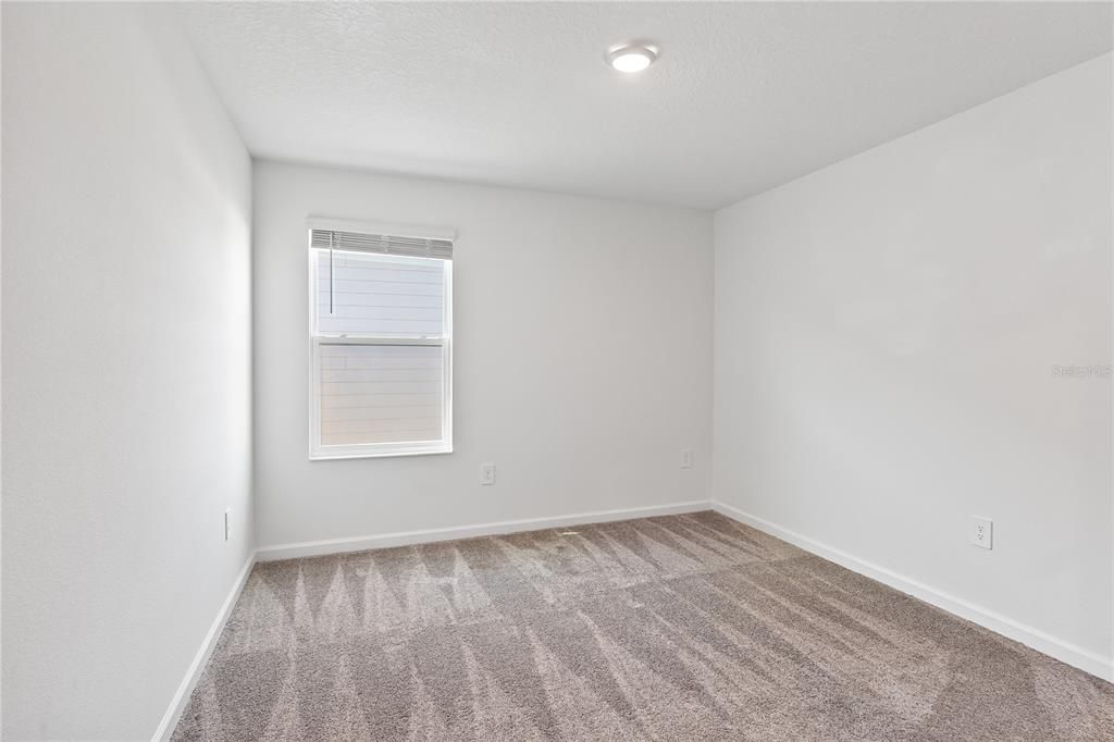 For Sale: $460,000 (5 beds, 2 baths, 2388 Square Feet)