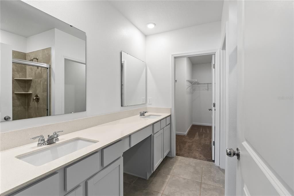 For Sale: $460,000 (5 beds, 2 baths, 2388 Square Feet)