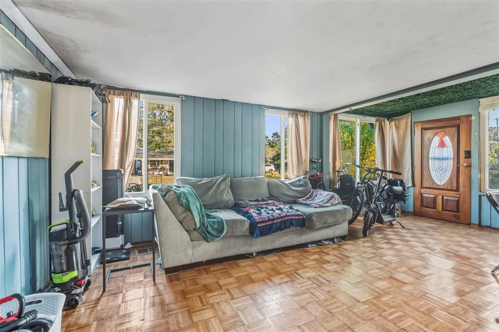 For Sale: $470,000 (5 beds, 0 baths, 1528 Square Feet)