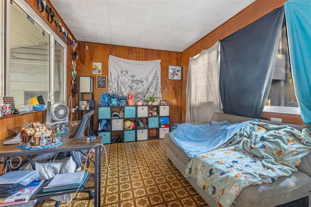 For Sale: $470,000 (5 beds, 0 baths, 1528 Square Feet)