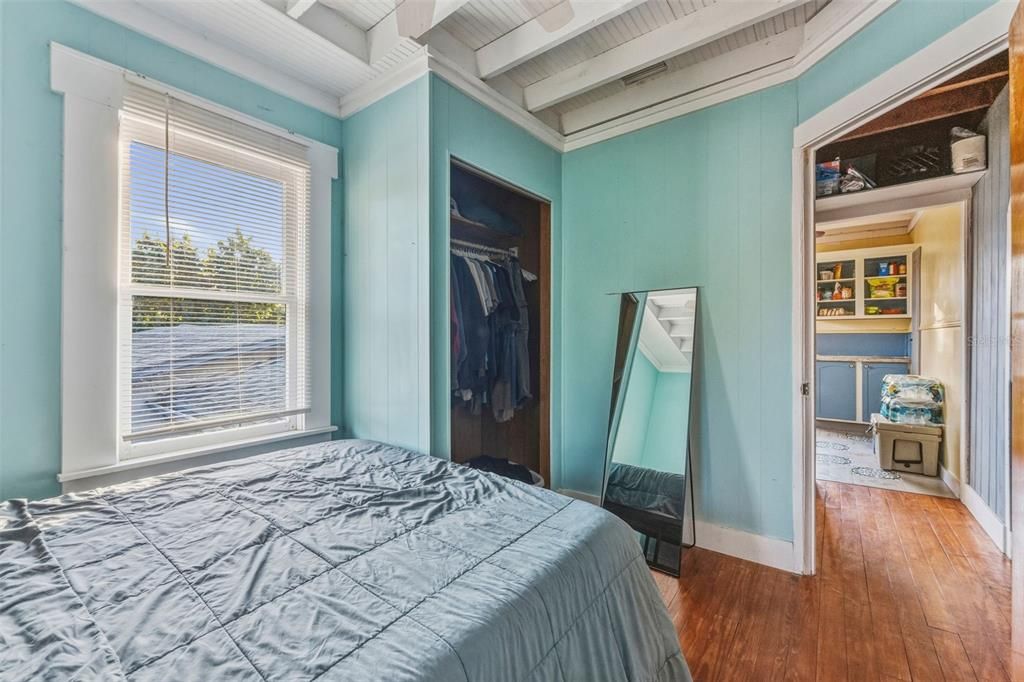 For Sale: $470,000 (5 beds, 0 baths, 1528 Square Feet)