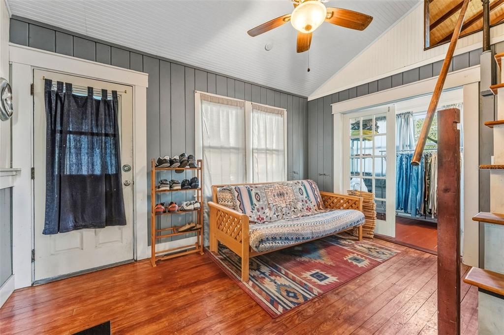 For Sale: $470,000 (5 beds, 0 baths, 1528 Square Feet)