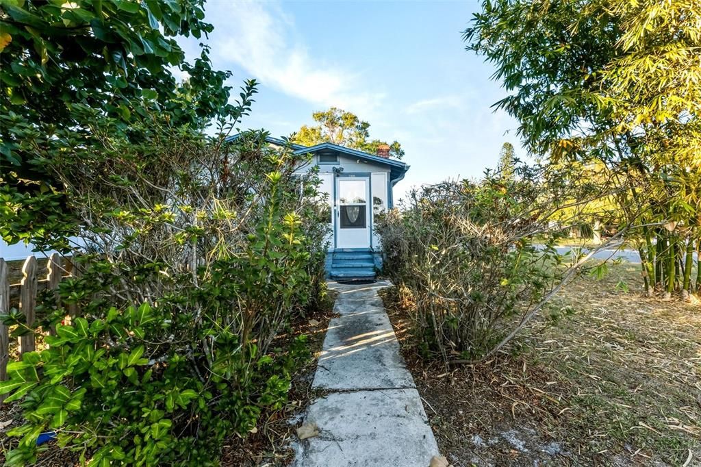 For Sale: $470,000 (5 beds, 0 baths, 1528 Square Feet)