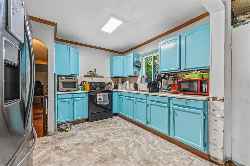 For Sale: $470,000 (5 beds, 0 baths, 1528 Square Feet)