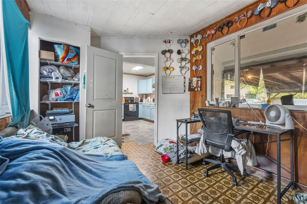 For Sale: $470,000 (5 beds, 0 baths, 1528 Square Feet)