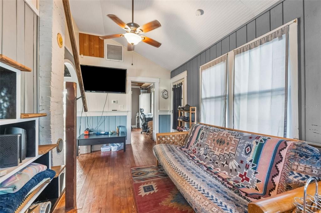 For Sale: $470,000 (5 beds, 0 baths, 1528 Square Feet)