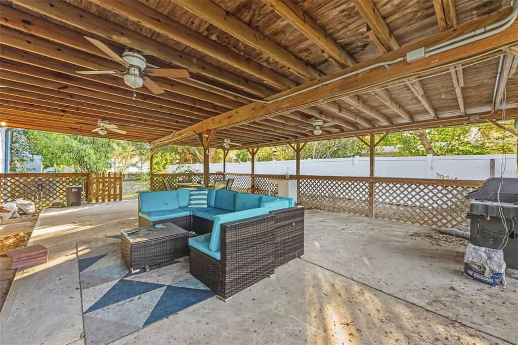 For Sale: $470,000 (5 beds, 0 baths, 1528 Square Feet)