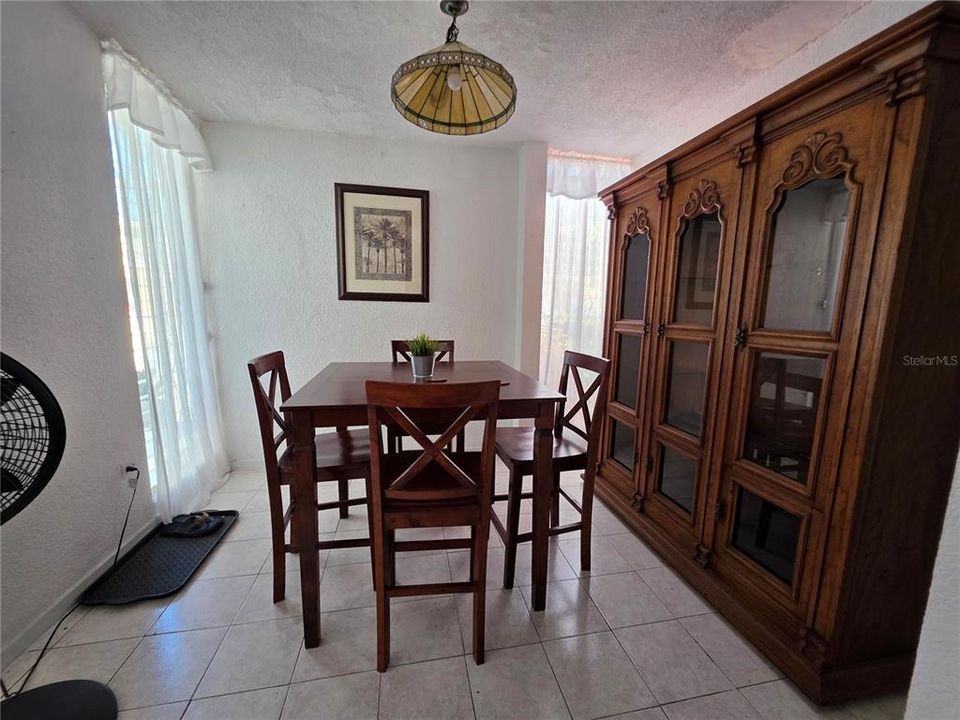 На продажу: $195,000 (3 спален, 2 ванн, 1083 Квадратных фут)