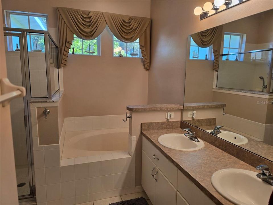 待售: $374,900 (3 贝兹, 2 浴室, 1893 平方英尺)