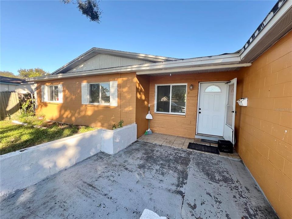 Activo con contrato: $200,000 (4 camas, 1 baños, 1382 Pies cuadrados)