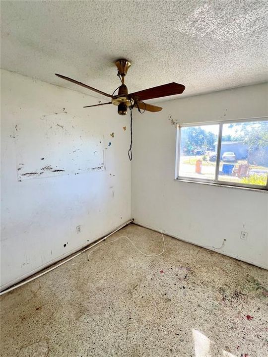 Activo con contrato: $200,000 (4 camas, 1 baños, 1382 Pies cuadrados)