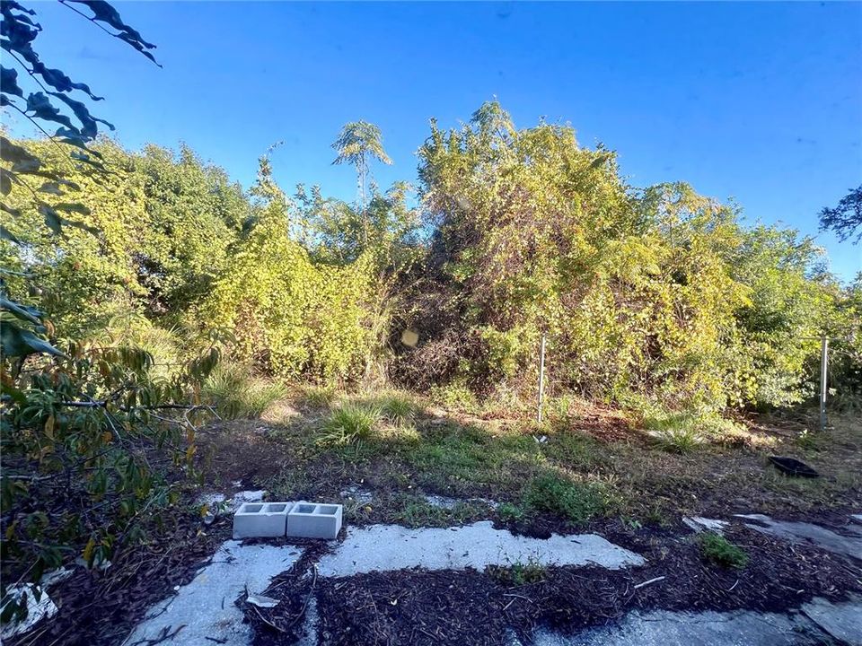 Activo con contrato: $200,000 (4 camas, 1 baños, 1382 Pies cuadrados)