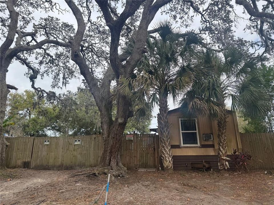 For Sale: $74,000 (2 beds, 1 baths, 784 Square Feet)