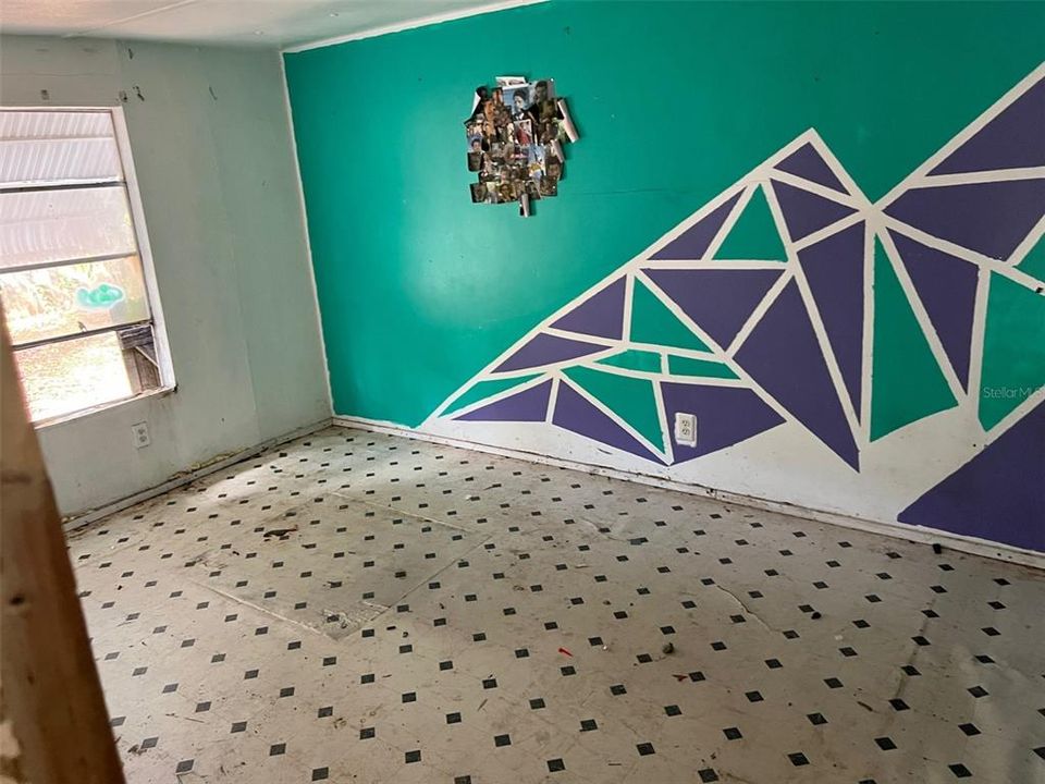 For Sale: $74,000 (2 beds, 1 baths, 784 Square Feet)