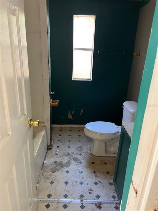 For Sale: $74,000 (2 beds, 1 baths, 784 Square Feet)