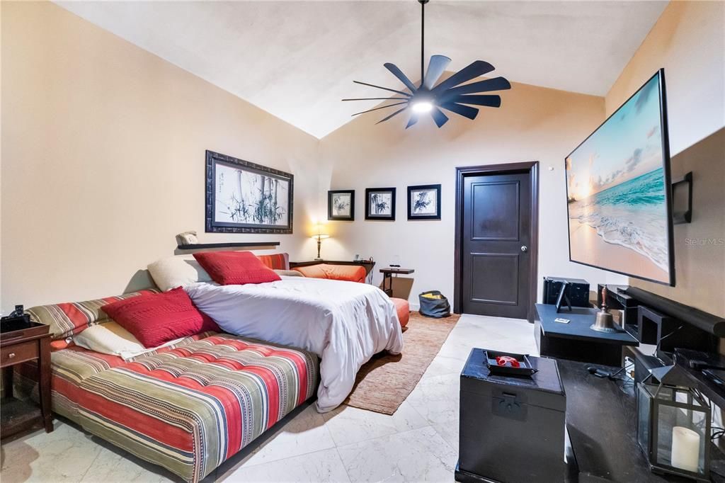 На продажу: $12,995,000 (6 спален, 6 ванн, 7000 Квадратных фут)