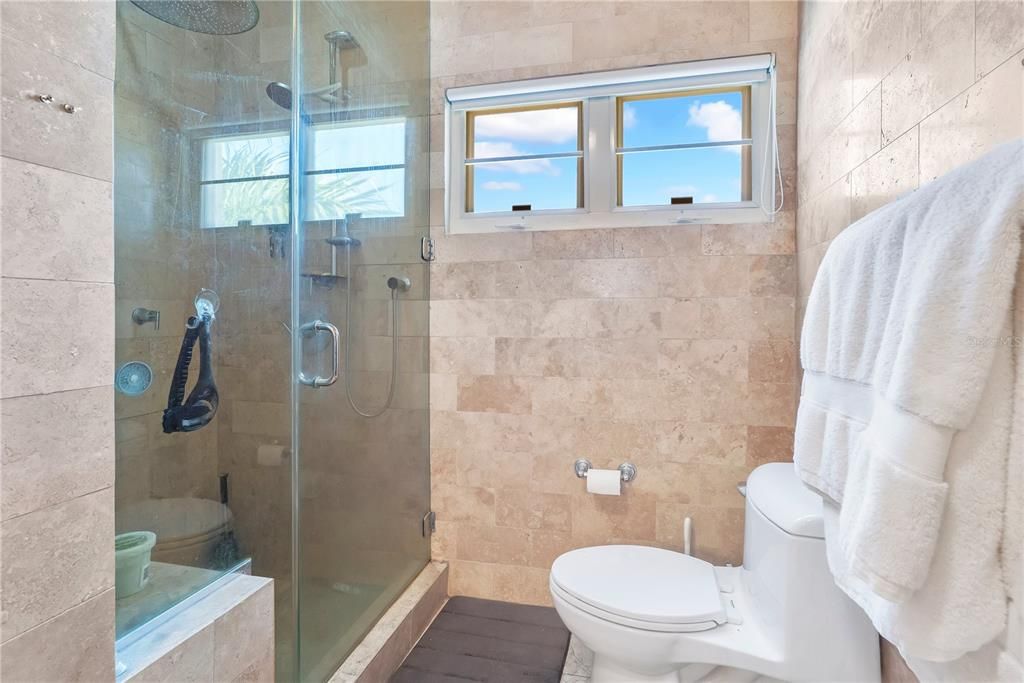 На продажу: $12,995,000 (6 спален, 6 ванн, 7000 Квадратных фут)