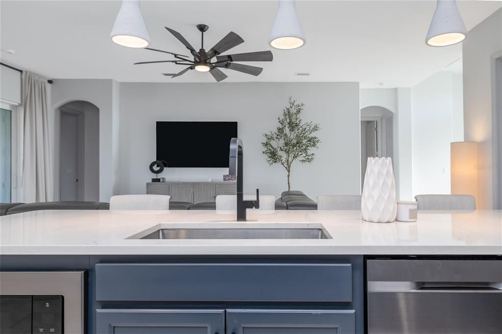 На продажу: $545,000 (3 спален, 2 ванн, 1908 Квадратных фут)