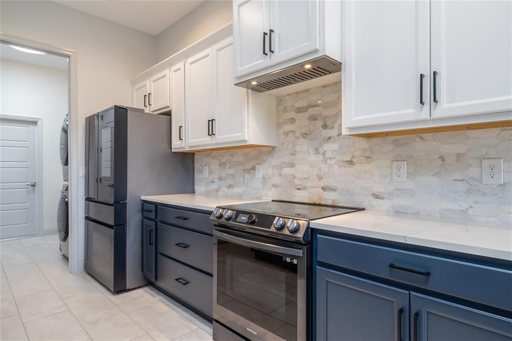 На продажу: $545,000 (3 спален, 2 ванн, 1908 Квадратных фут)