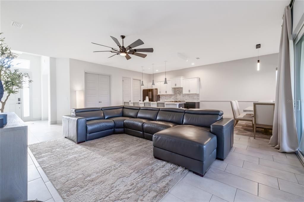 На продажу: $545,000 (3 спален, 2 ванн, 1908 Квадратных фут)