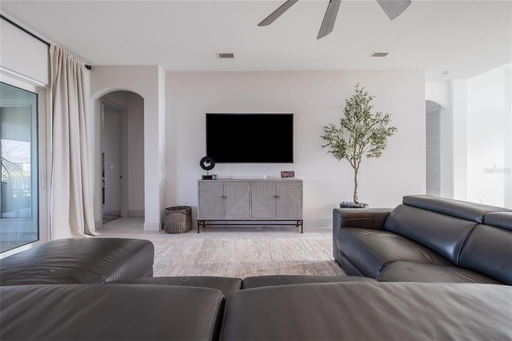 На продажу: $545,000 (3 спален, 2 ванн, 1908 Квадратных фут)