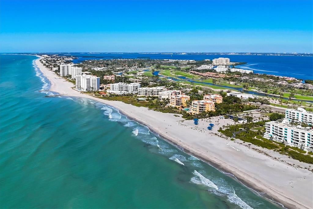 待售: $3,595,000 (4 贝兹, 3 浴室, 3166 平方英尺)