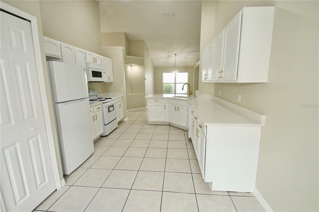 En Venta: $400,000 (4 camas, 2 baños, 1822 Pies cuadrados)