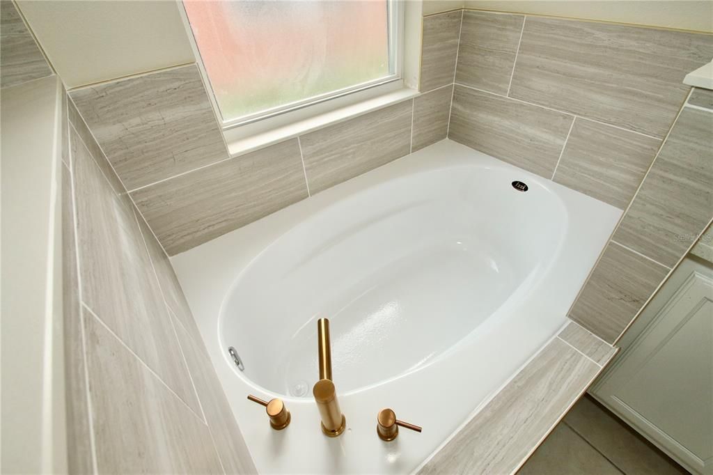 En Venta: $400,000 (4 camas, 2 baños, 1822 Pies cuadrados)