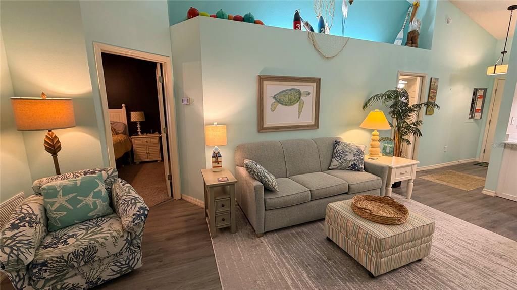 待售: $195,000 (2 贝兹, 2 浴室, 884 平方英尺)