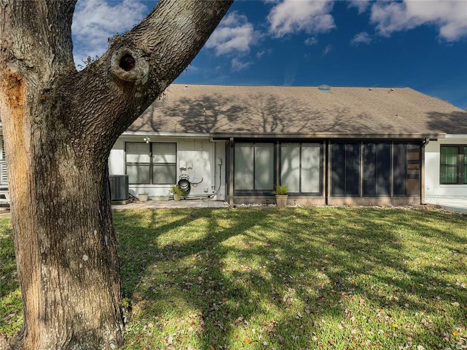 待售: $195,000 (2 贝兹, 2 浴室, 884 平方英尺)