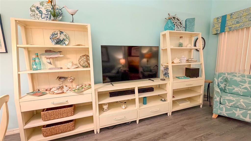 待售: $195,000 (2 贝兹, 2 浴室, 884 平方英尺)