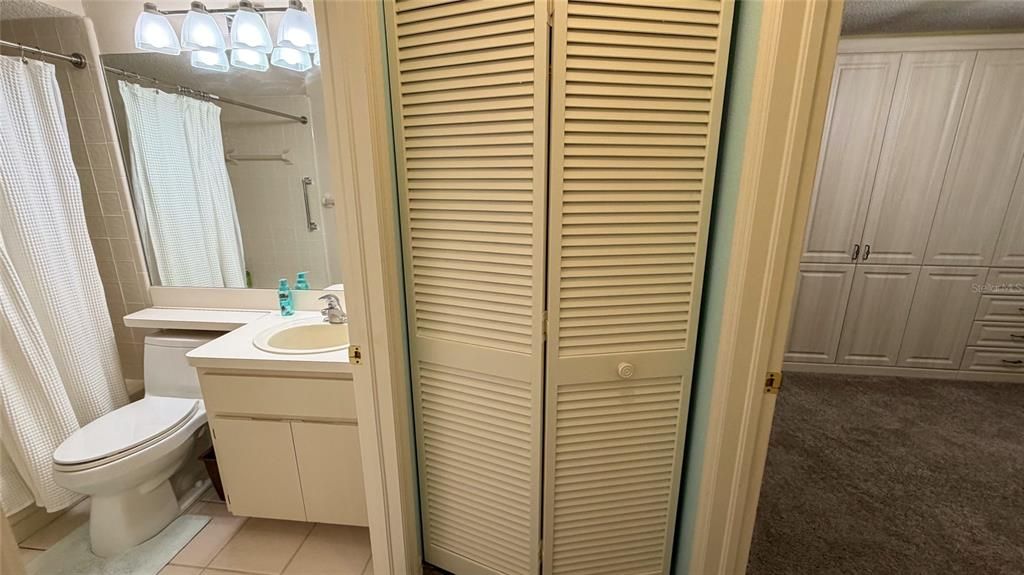 待售: $195,000 (2 贝兹, 2 浴室, 884 平方英尺)