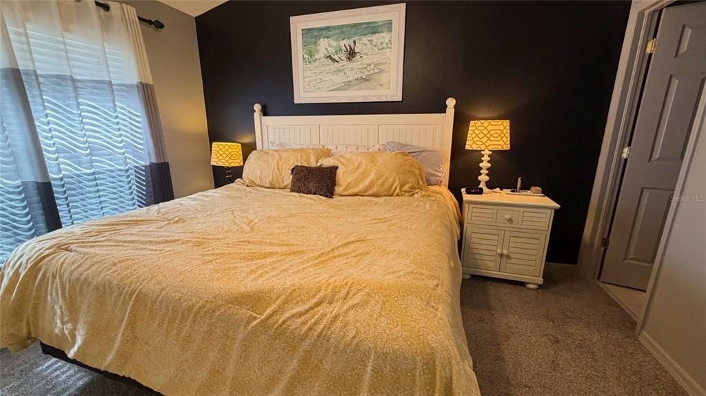 待售: $195,000 (2 贝兹, 2 浴室, 884 平方英尺)