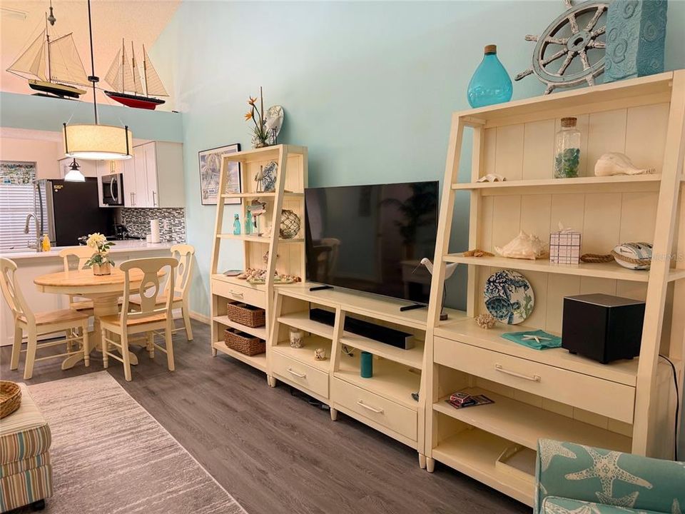 待售: $195,000 (2 贝兹, 2 浴室, 884 平方英尺)