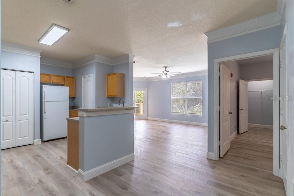 待售: $234,900 (2 贝兹, 2 浴室, 1076 平方英尺)