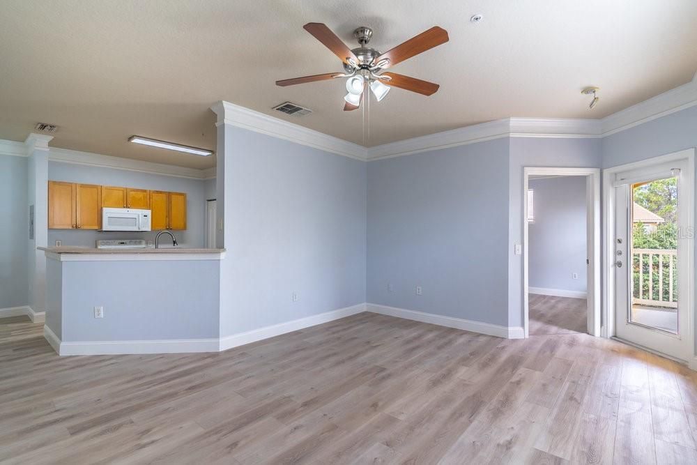 待售: $234,900 (2 贝兹, 2 浴室, 1076 平方英尺)