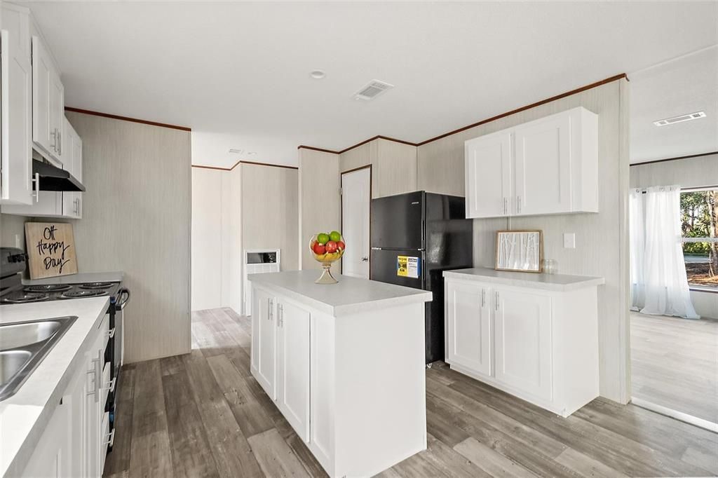 For Sale: $269,900 (4 beds, 2 baths, 1800 Square Feet)