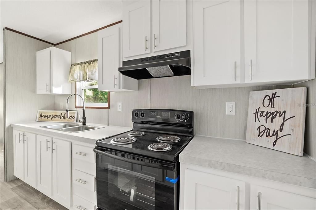 For Sale: $269,900 (4 beds, 2 baths, 1800 Square Feet)