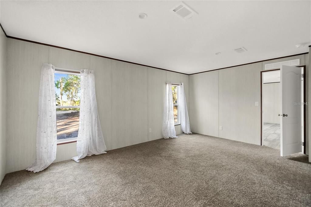 For Sale: $269,900 (4 beds, 2 baths, 1800 Square Feet)