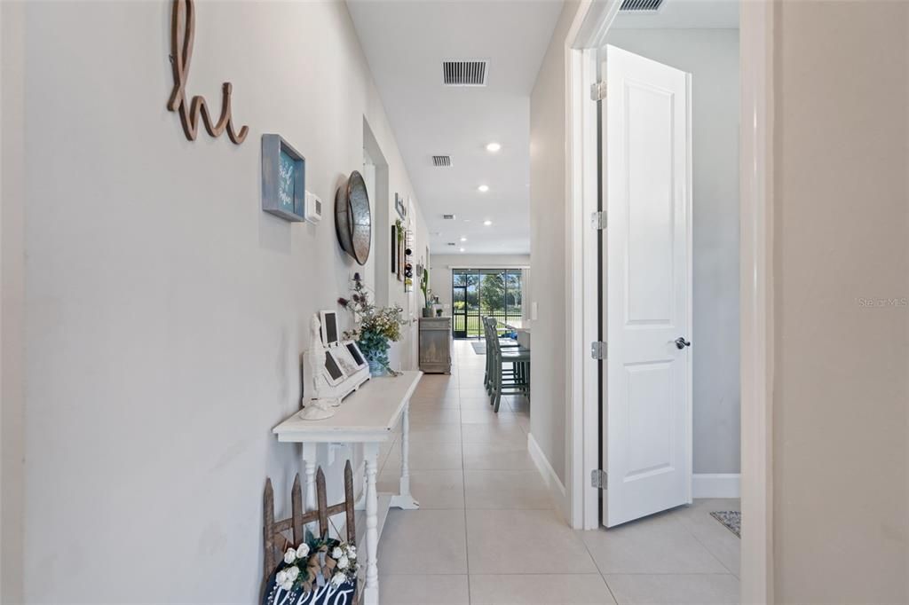 For Sale: $489,900 (2 beds, 2 baths, 1405 Square Feet)