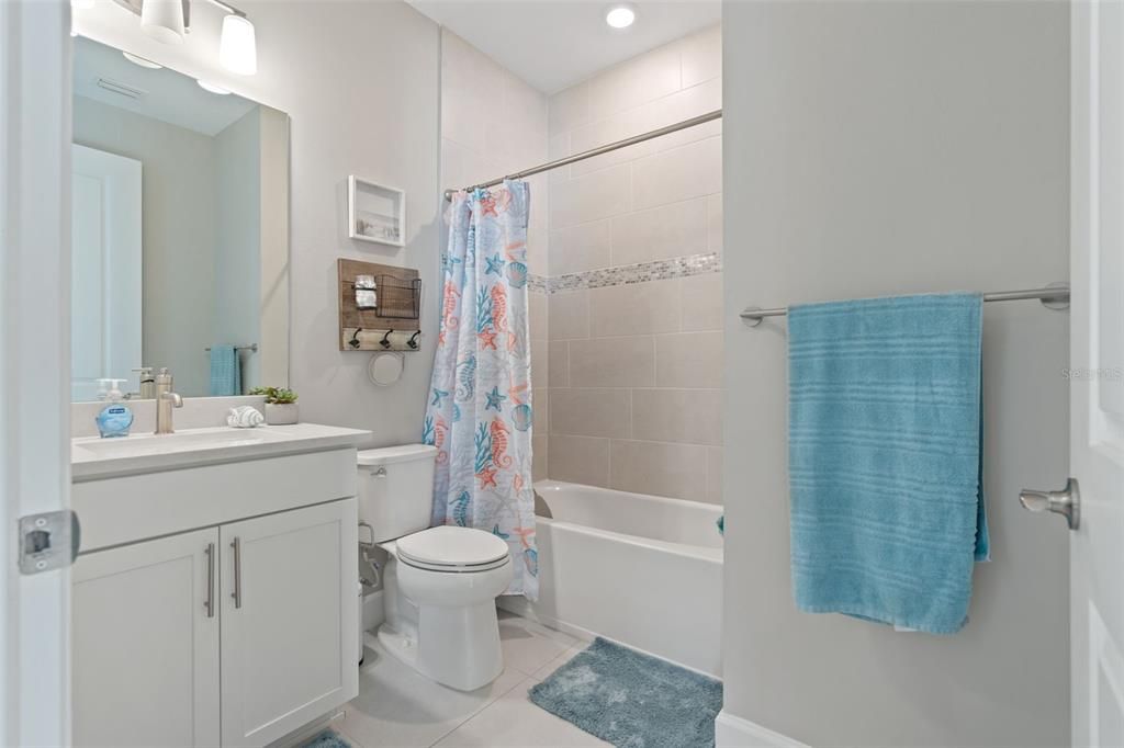 For Sale: $489,900 (2 beds, 2 baths, 1405 Square Feet)
