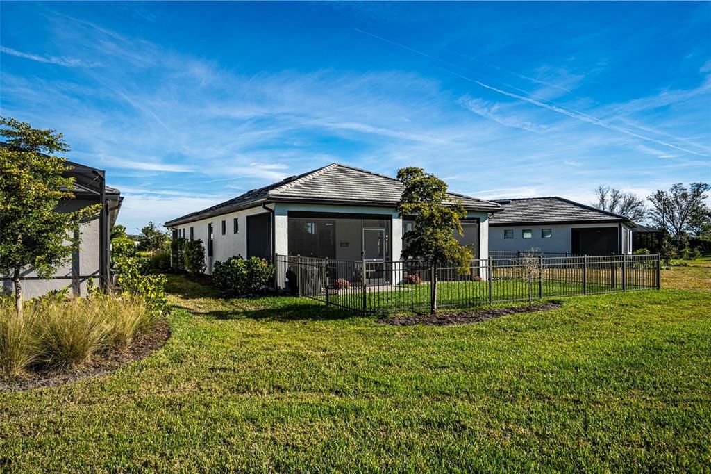 For Sale: $489,900 (2 beds, 2 baths, 1405 Square Feet)