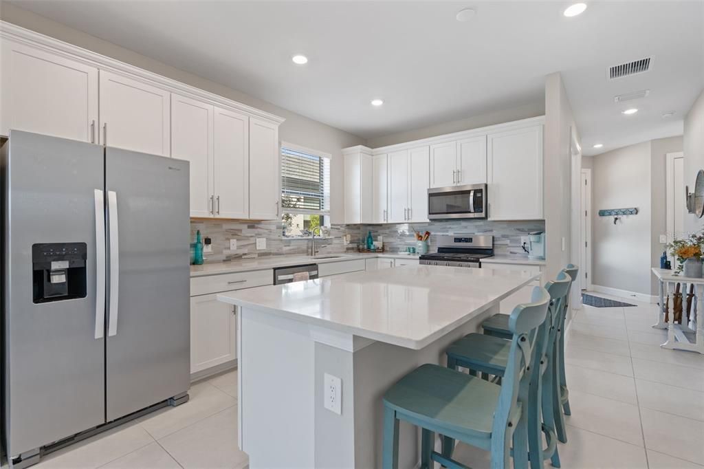 For Sale: $489,900 (2 beds, 2 baths, 1405 Square Feet)