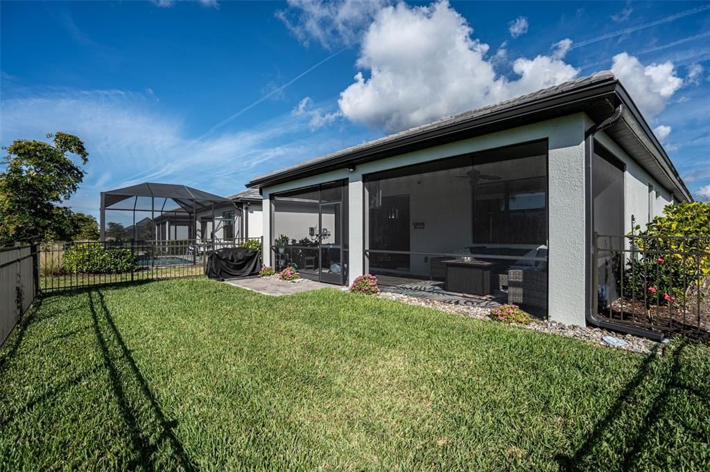 For Sale: $489,900 (2 beds, 2 baths, 1405 Square Feet)