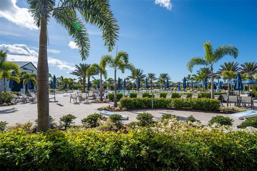 For Sale: $489,900 (2 beds, 2 baths, 1405 Square Feet)