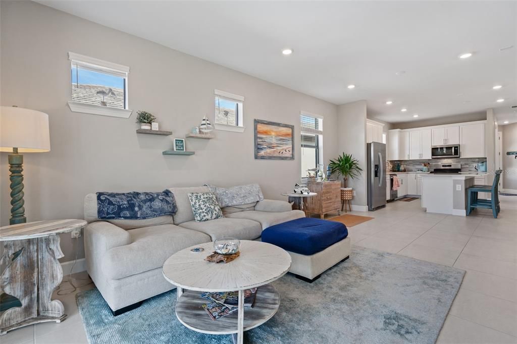 For Sale: $489,900 (2 beds, 2 baths, 1405 Square Feet)