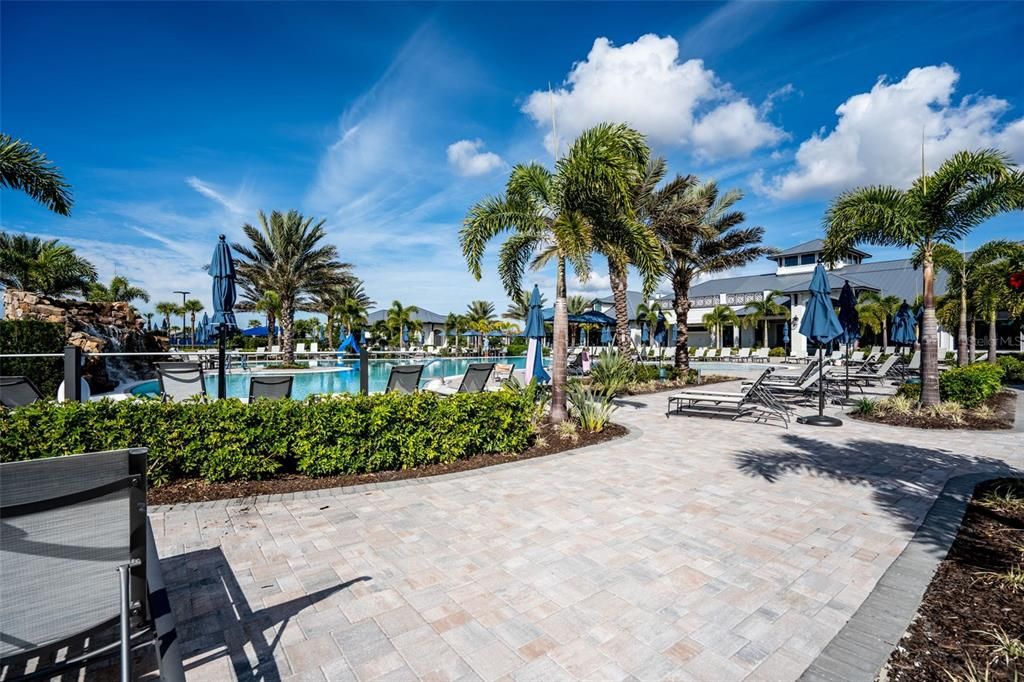 For Sale: $489,900 (2 beds, 2 baths, 1405 Square Feet)