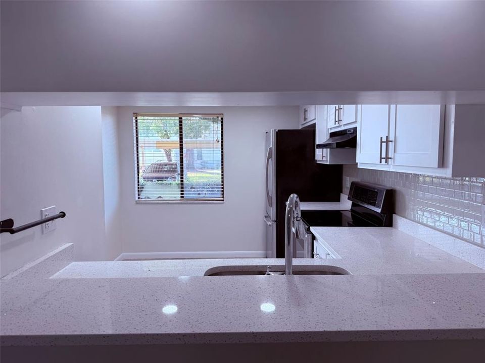 For Sale: $204,900 (2 beds, 2 baths, 1094 Square Feet)